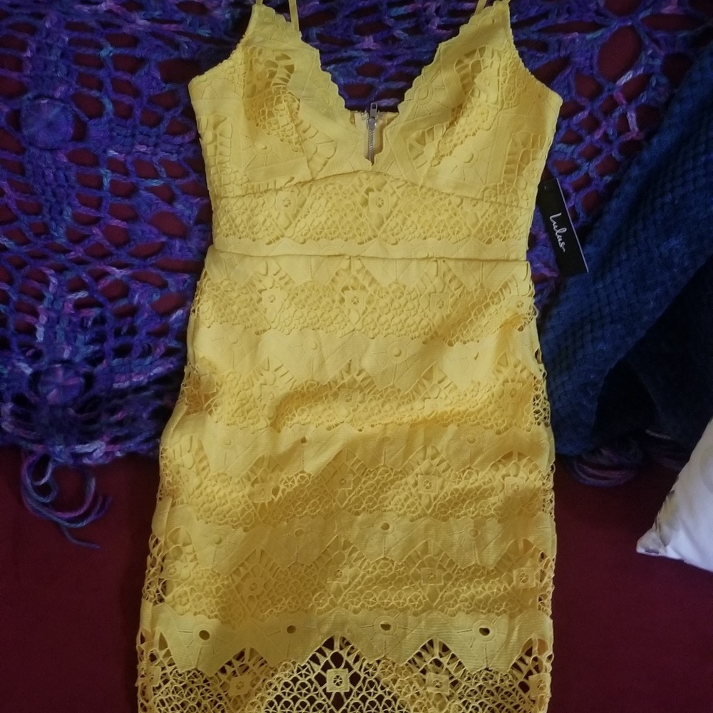 NWT Lulus Yellow Lace Midi Dress